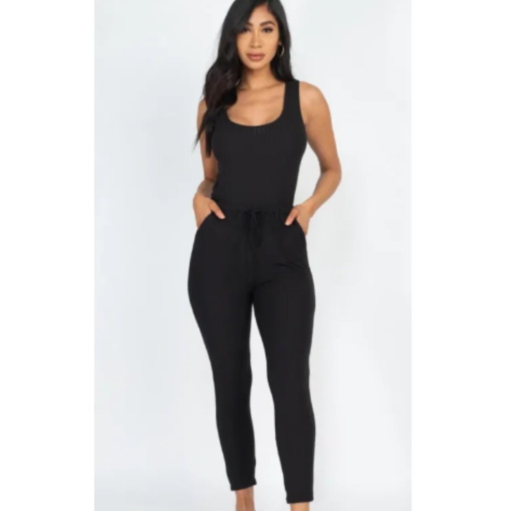 NWT Black Sleeveless Scoop Neck Vacay Jumpsuit